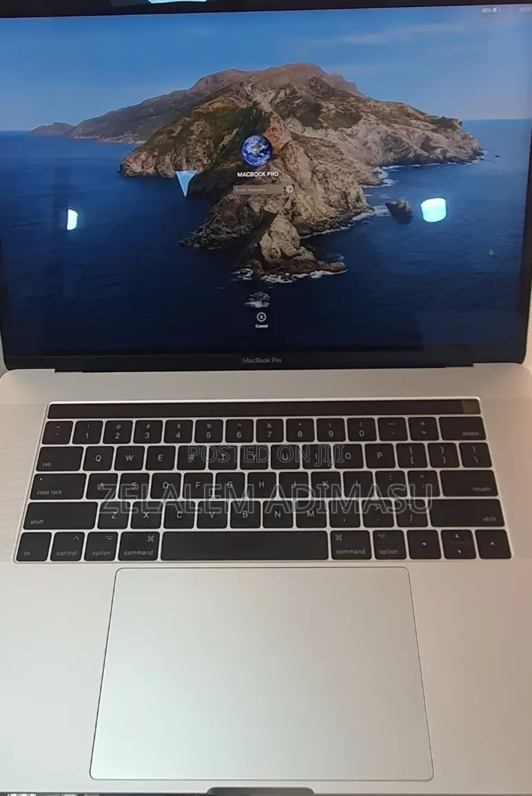 New Laptop Apple MacBook Pro 2018 16GB Intel Core I7 SSD 512GB