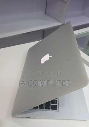 New Laptop Apple MacBook Air 2017 8GB Intel Core I5 SSD 256GB