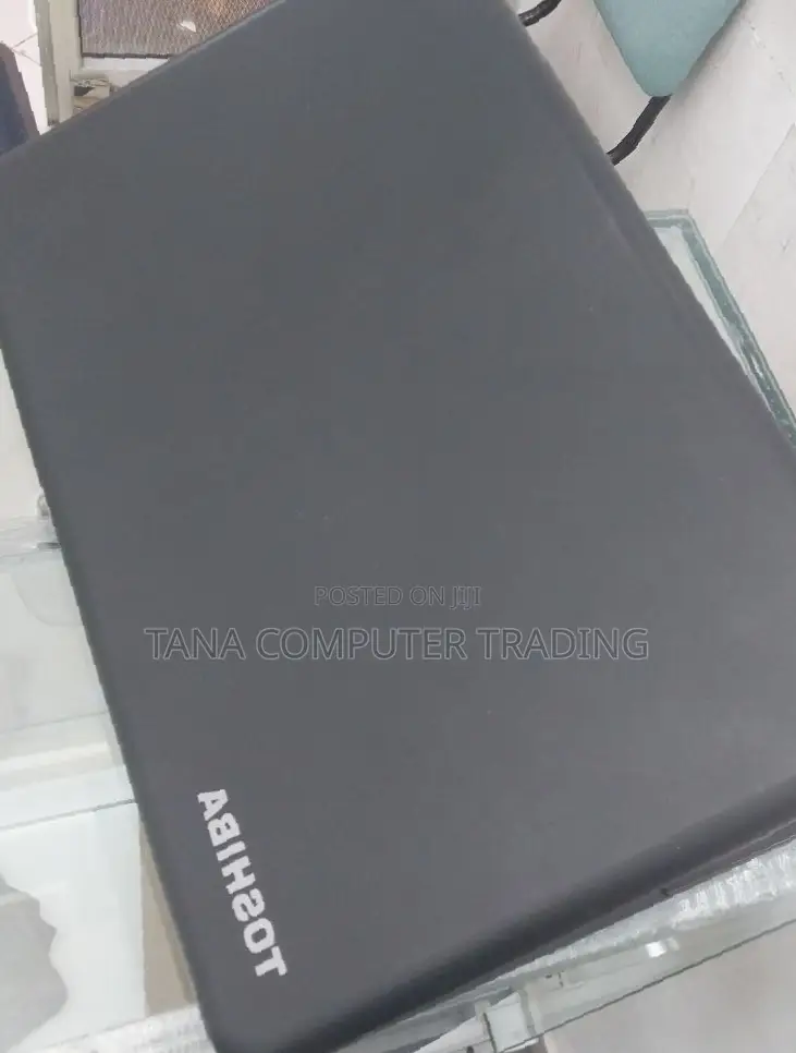 Laptop Toshiba Satellite C55 4GB Intel Celeron HDD 320GB