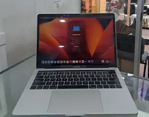 Photo - New Laptop Apple MacBook Pro 2017 8GB Intel Core I5 SSD 256GB