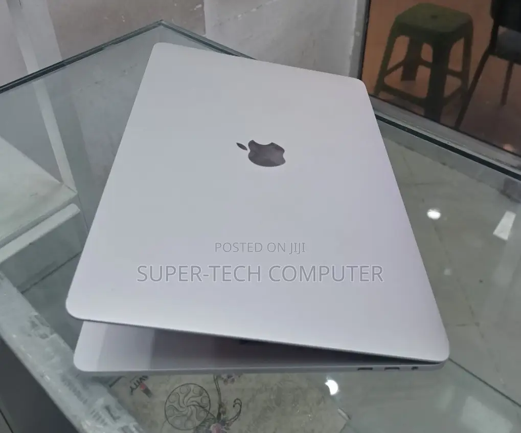 New Laptop Apple MacBook Pro 2017 8GB Intel Core I5 SSD 256GB