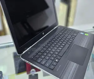 New Laptop HP Pavilion 15 8GB Intel Core I5 SSD 512GB