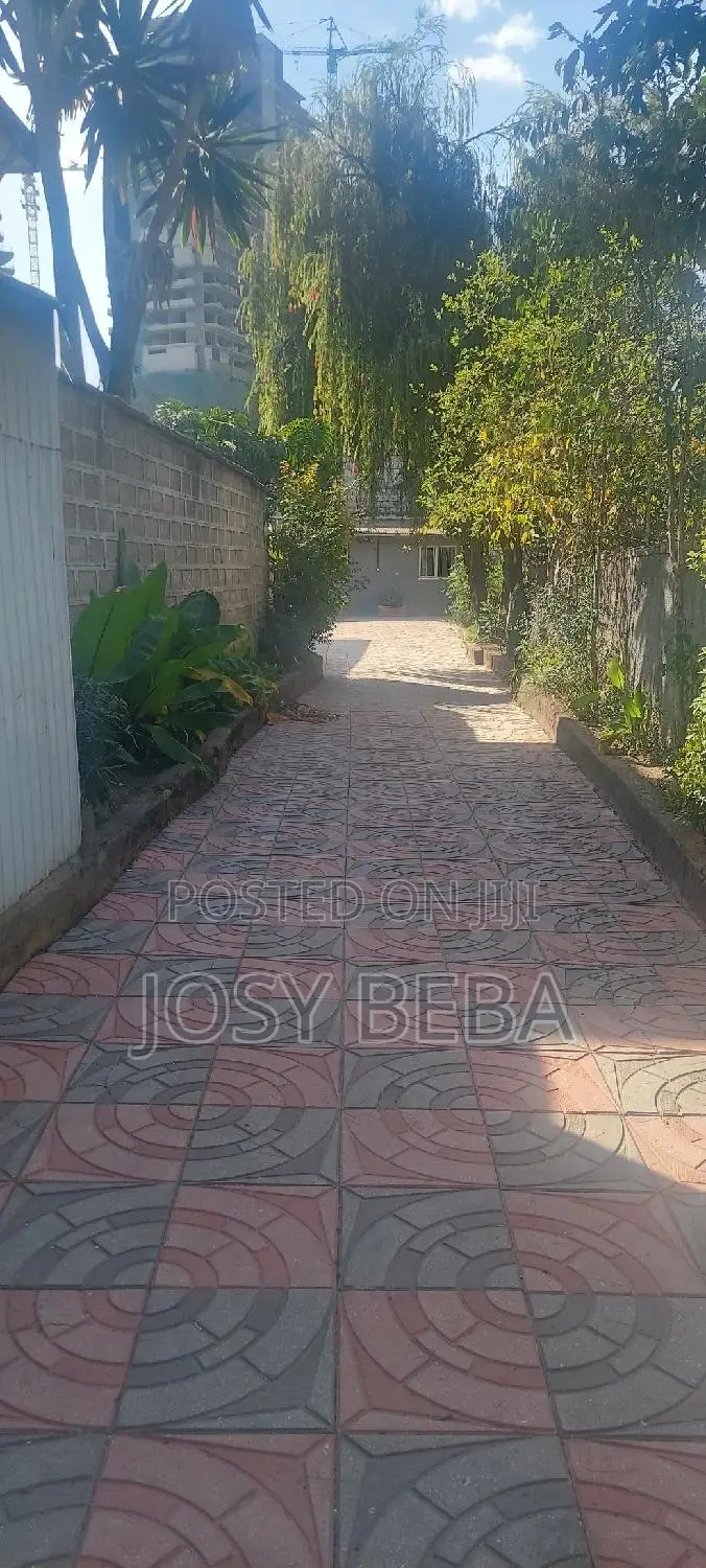 2bdrm House in Bole for rent