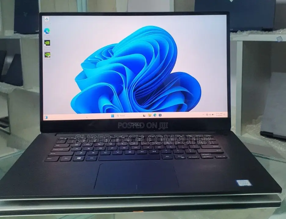 New Laptop Dell XPS 15 32GB Intel Core I7 SSD 1T