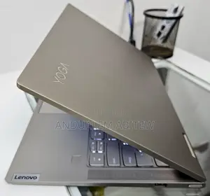 New Laptop Lenovo Yoga C740 8GB Intel Core I5 SSD 512GB