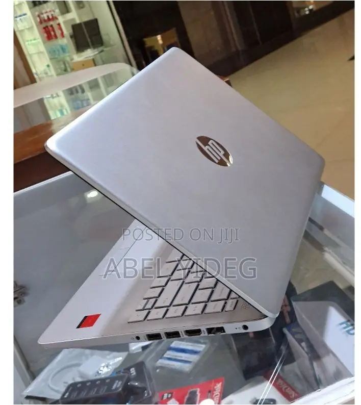 New Laptop HP Stream Notebook 8GB Intel Core I5 HDD 1T