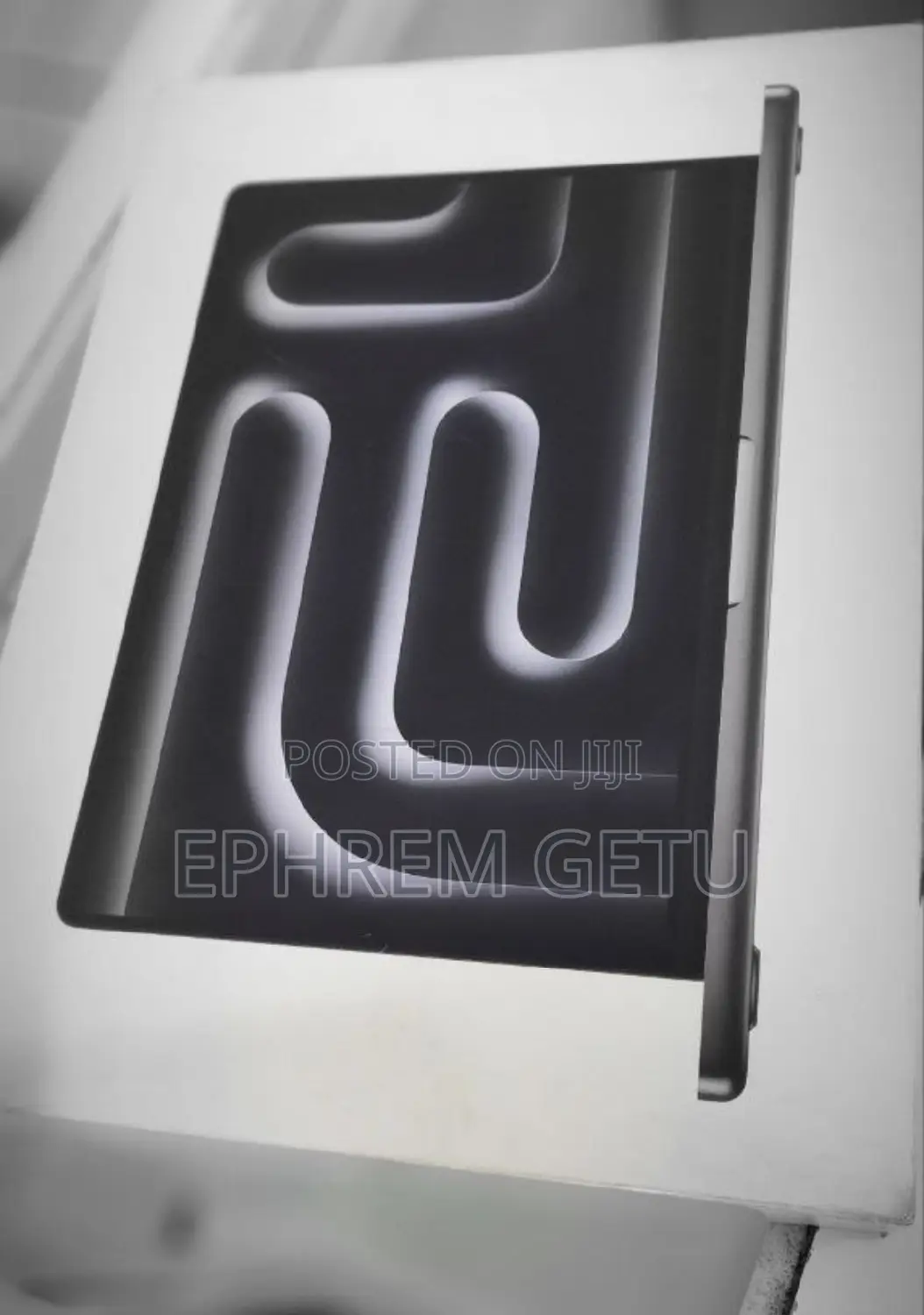 New Apple MacBook Pro 2023 M3 14-Inch 18GB Apple M3 Pro SSD 512GB