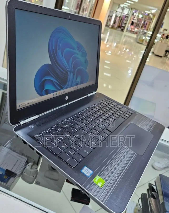 New Laptop HP Pavilion 15 8GB Intel Core i5 SSD 512GB