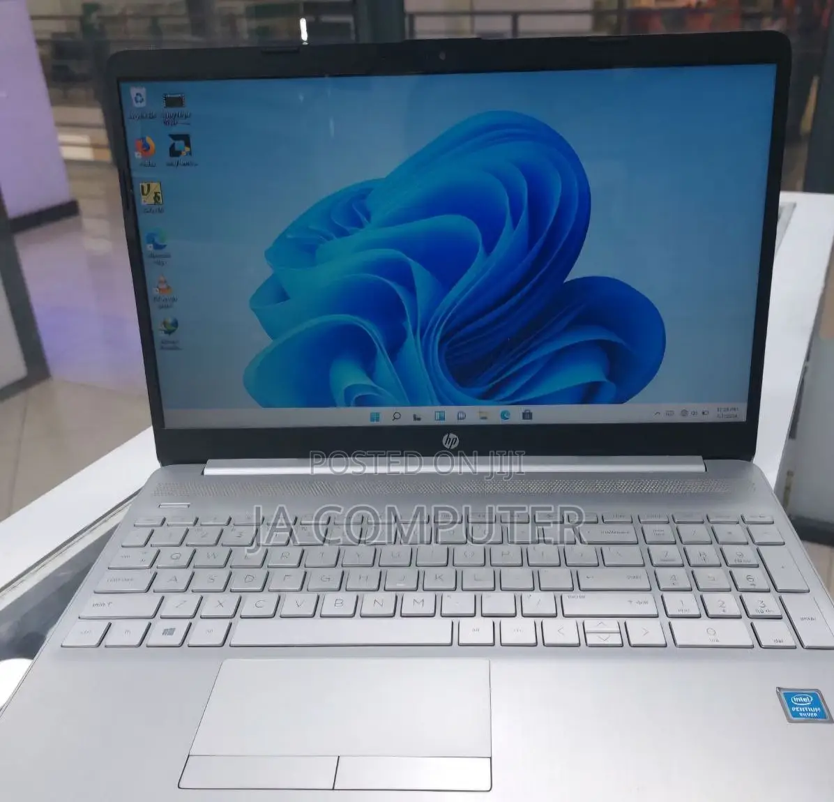 New Laptop HP Stream Notebook 8GB Intel Core I3 SSD 256GB