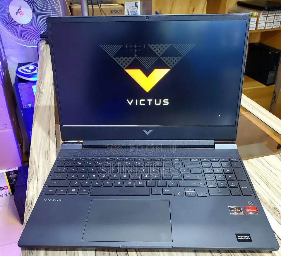 New Laptop HP Victus 16 16GB AMD Ryzen 5 SSD 512GB