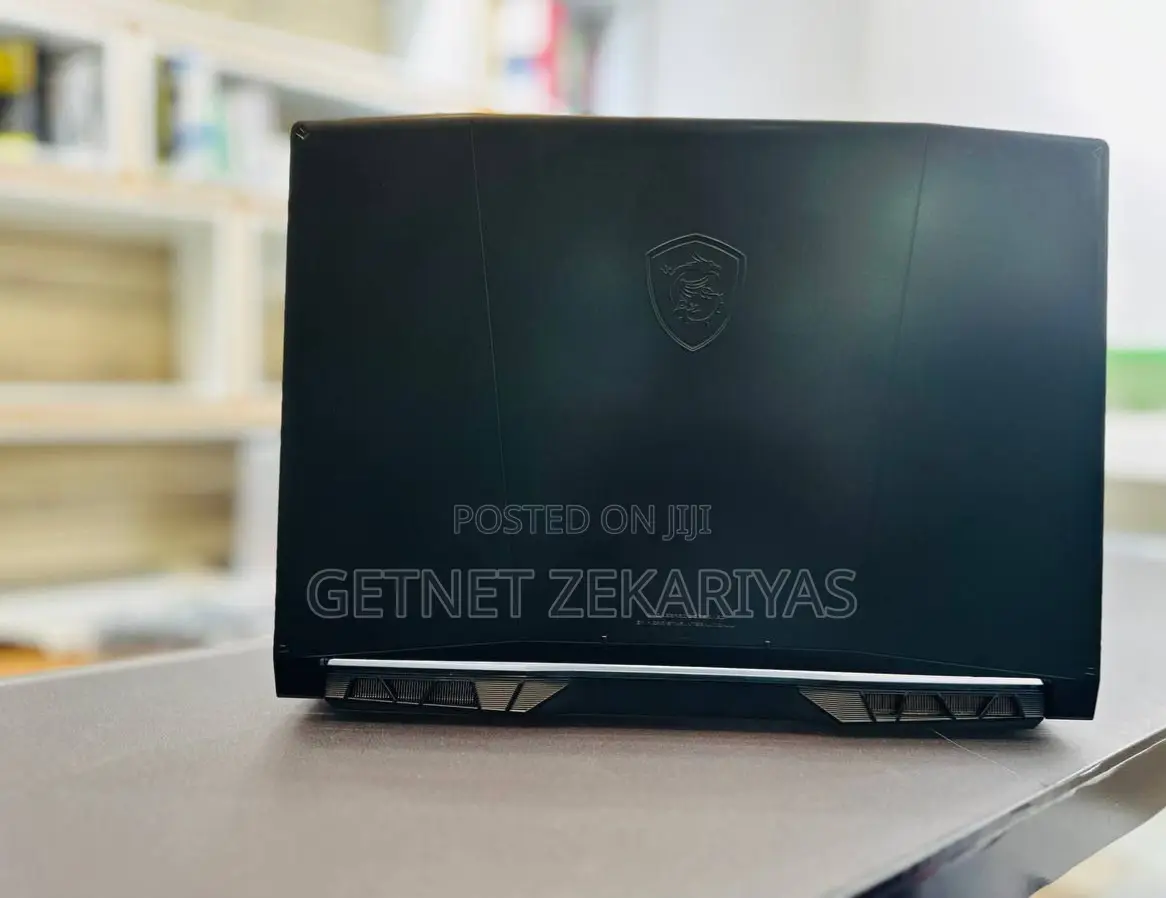 New Laptop MSI Crosshair 17 16GB Intel Core I7 SSD 512GB