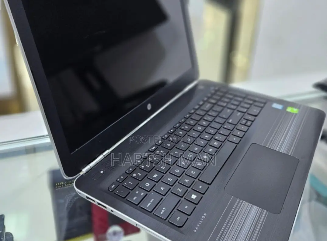 New Laptop HP Pavilion 15 8GB Intel Core i5 SSD 512GB