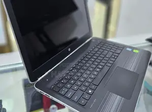 New Laptop HP Pavilion 15 8GB Intel Core i5 SSD 512GB