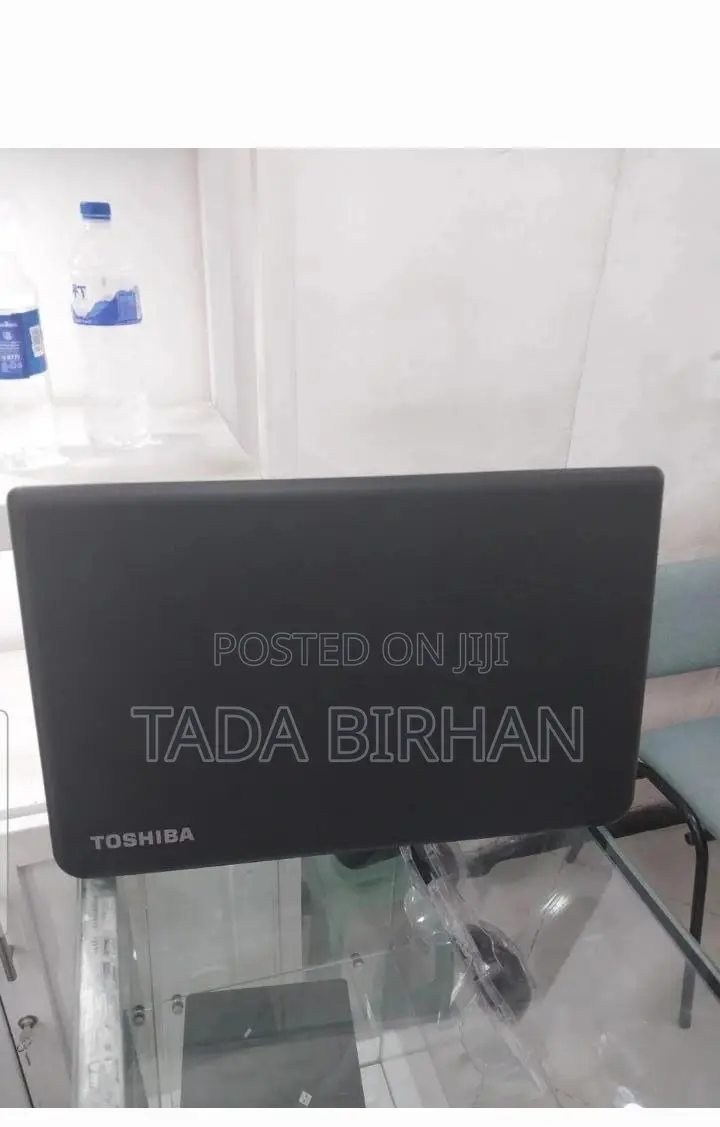 Laptop Toshiba Satellite C850 4GB Intel Core i5 HDD 350GB