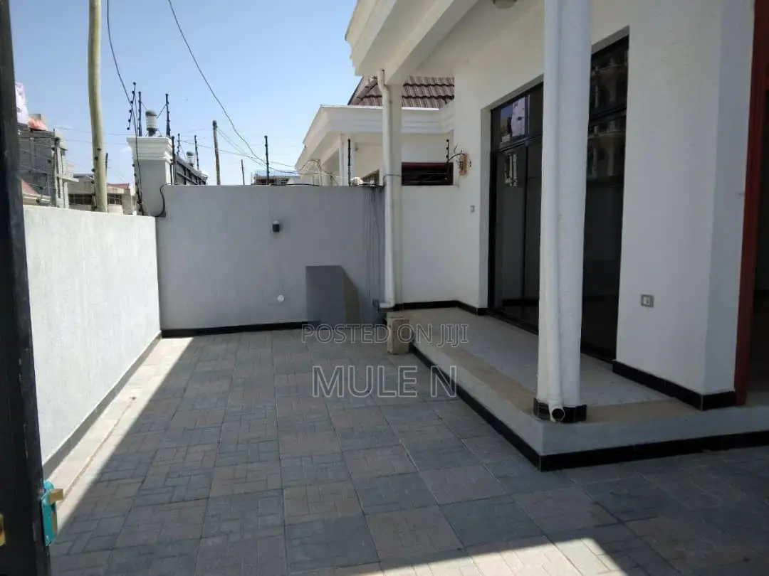 Furnished 3bdrm Villa in Ayat Hayile Real, Yeka for sale