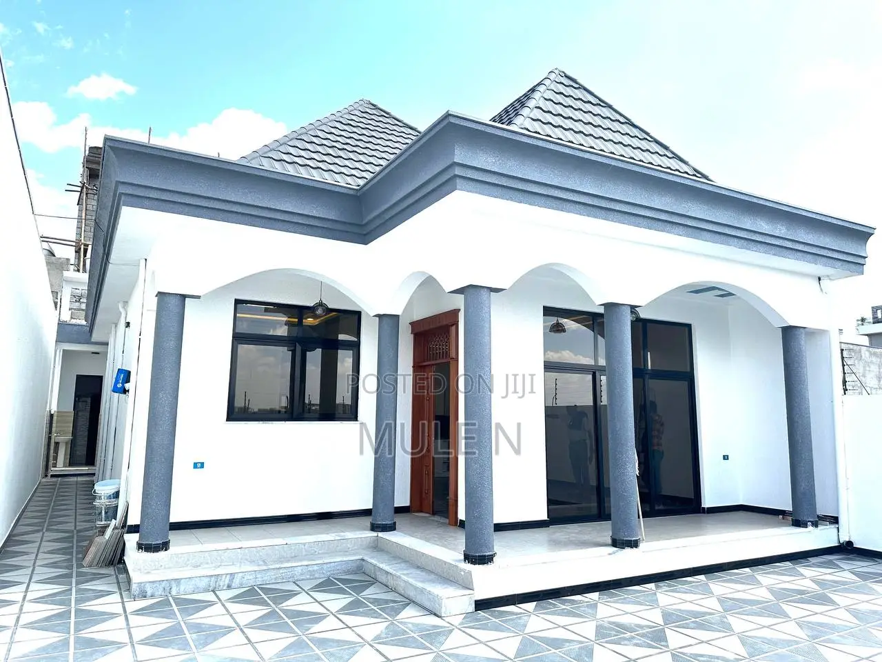 Furnished 3bdrm Villa in Ayat 49, Yeka for sale