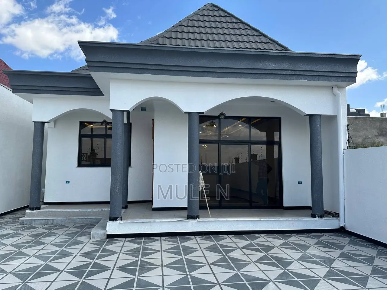 Furnished 3bdrm Villa in Ayat 49, Yeka for sale