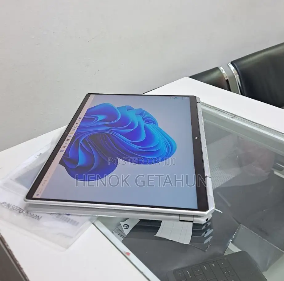 New Laptop HP Spectre 8GB Intel Core I5 SSD 512GB