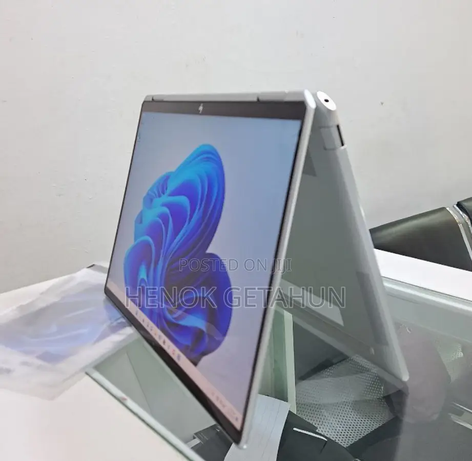 New Laptop HP Spectre 8GB Intel Core I5 SSD 512GB