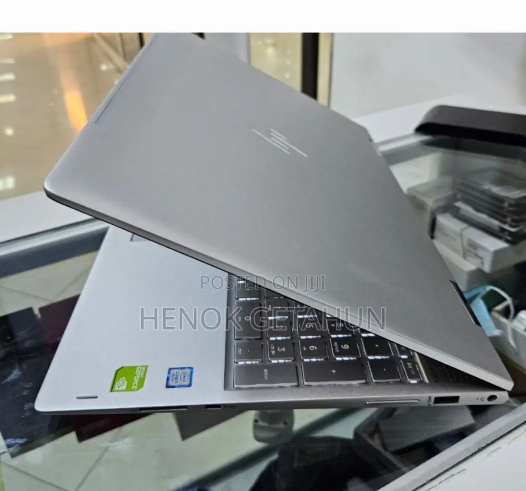 New Laptop HP Envy X360 8GB Intel Core I5 SSD 512GB