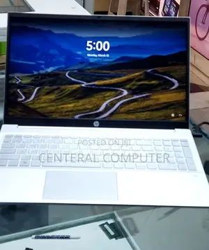 New Laptop HP Pavilion 17t 8GB Intel Core I7 SSD 512GB