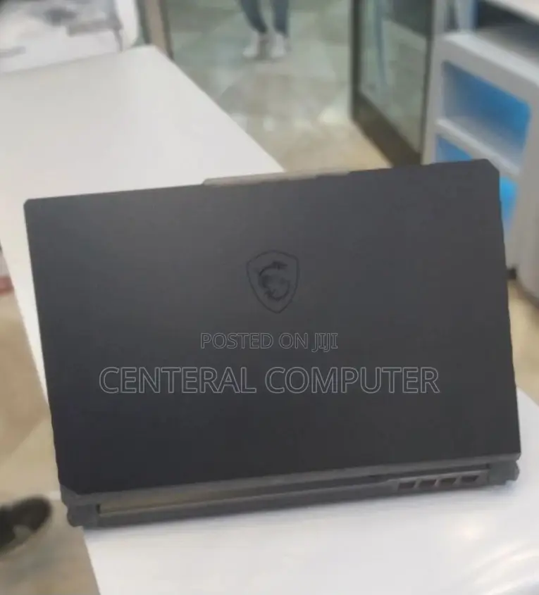 New Laptop MSI GP75 Leopard 18GB Intel Core I7 SSD 512GB