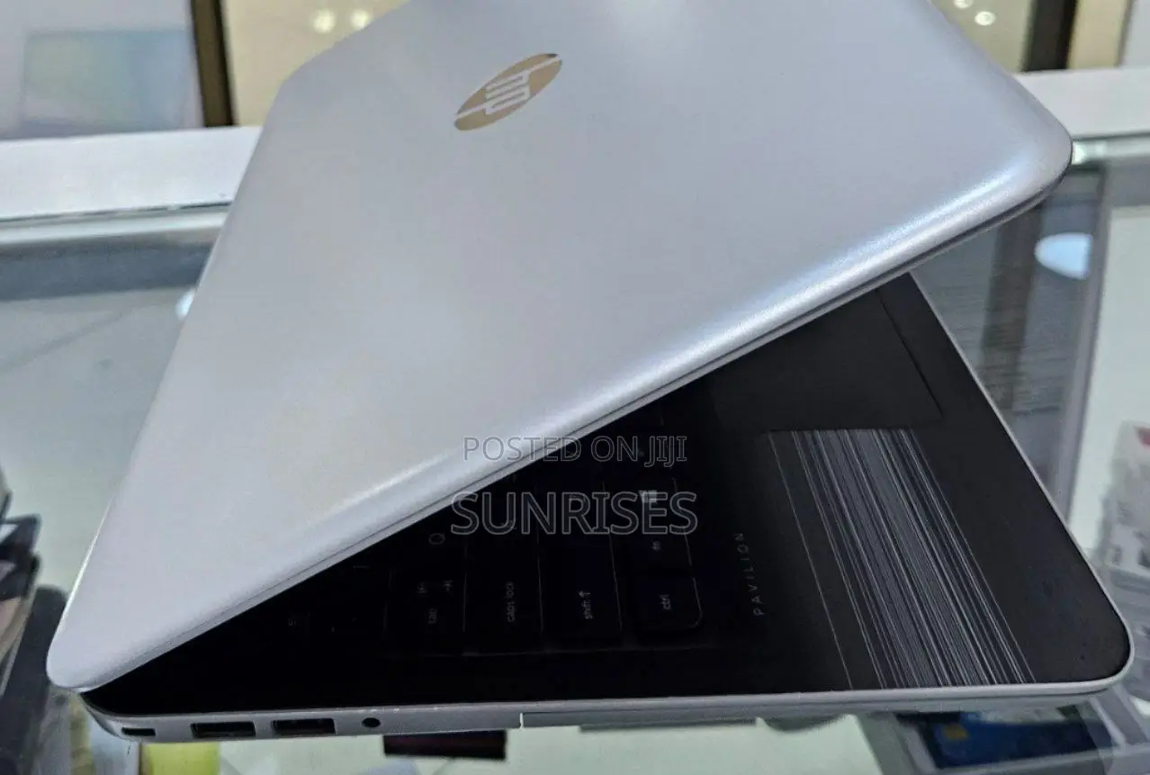 New Laptop HP Pavilion 15 8GB Intel Core I5 SSD 512GB