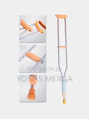 Photo - 2 × Underarm Crutches With Soft Pads and Handles, Aluminum