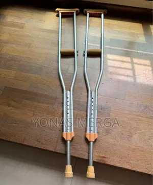 ALUMINUM CRUTCHES LARGE LB 925 U Can Make Large/Medium/Small