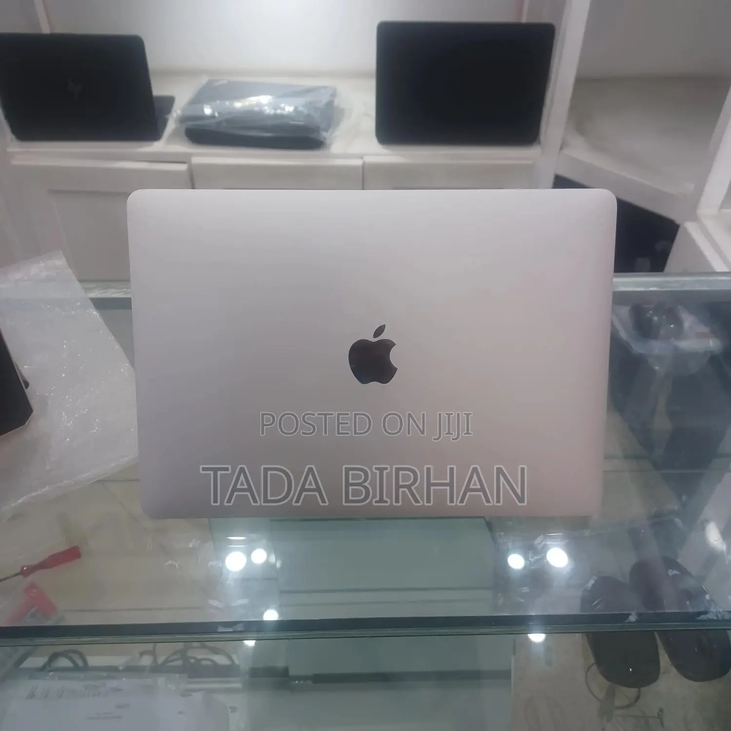 New Laptop Apple MacBook Pro 2017 8GB Intel Core i5 SSD 256GB