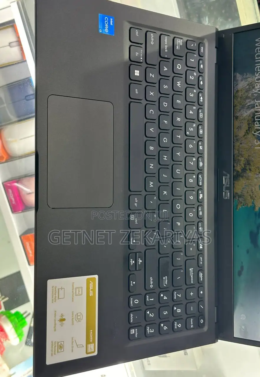 New Laptop Asus VivoBook 15 X505BA 8GB Intel Core I3 SSD 256GB