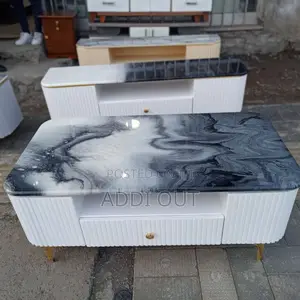 Photo - Table/ጠረጴዛ