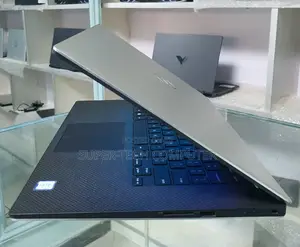 New Laptop Dell XPS 13 7390 16GB Intel Core I7 SSD 512GB