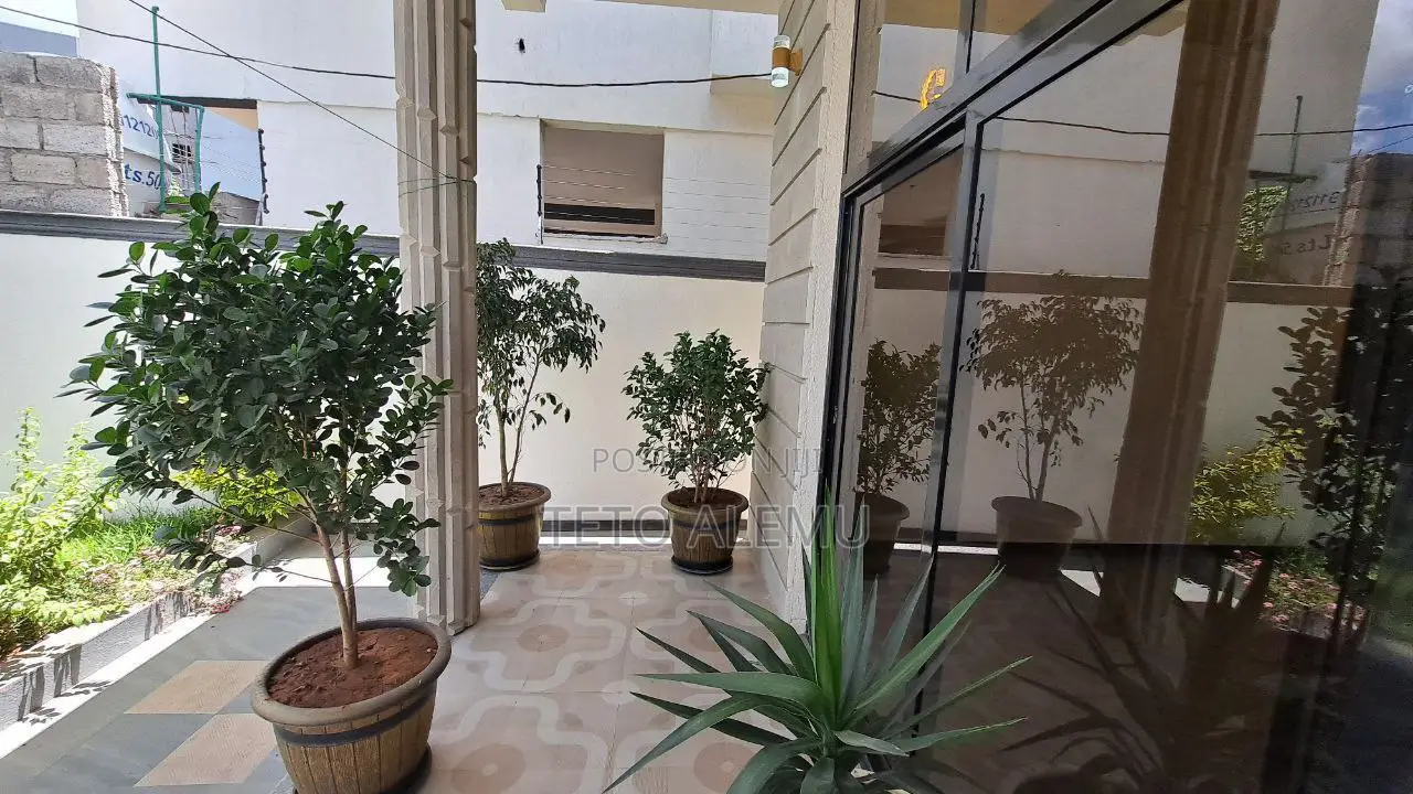 6bdrm Apartment in የሚሸጥ ቪላ ጃክሮስ, Bole for sale