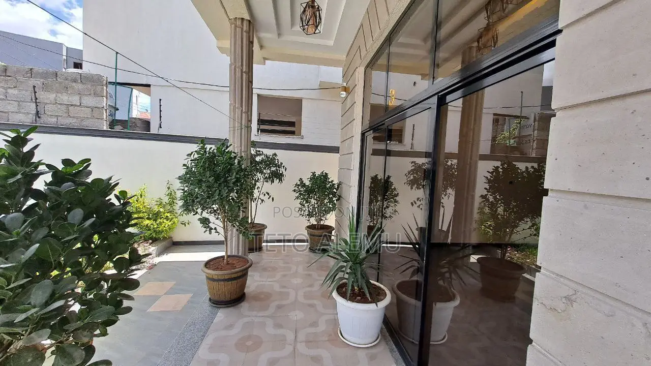 6bdrm Apartment in የሚሸጥ ቪላ ጃክሮስ, Bole for sale