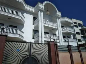 4bdrm House in Adis Abba, Bole for sale