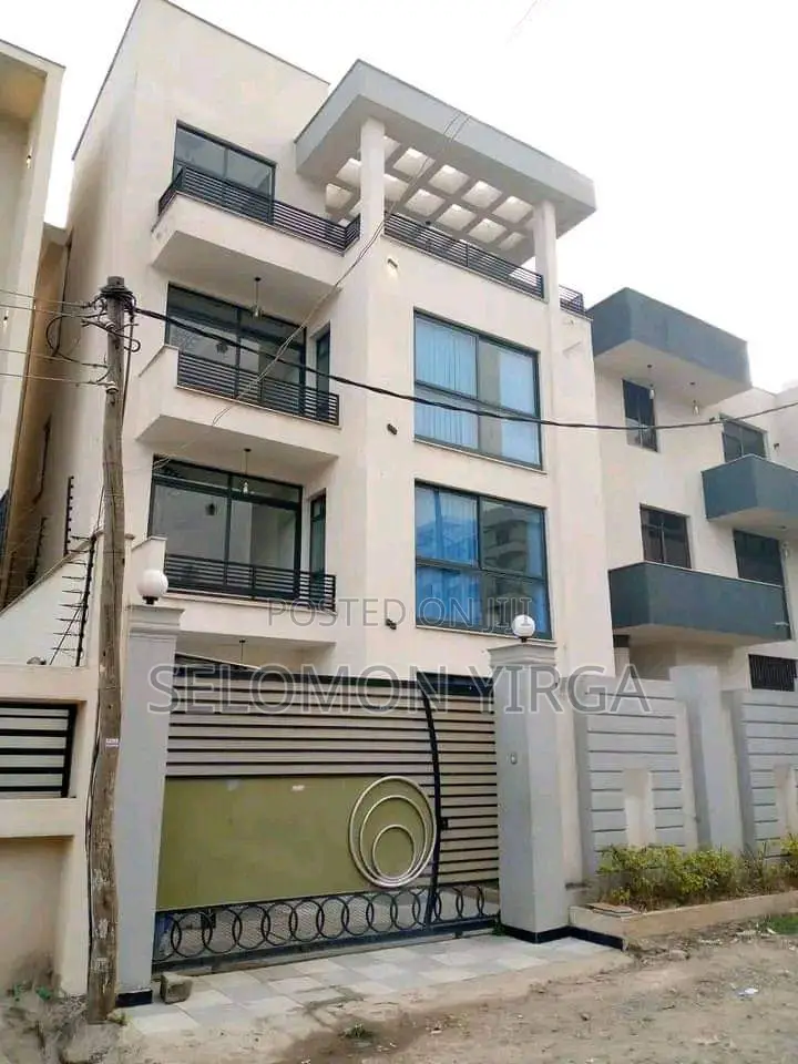 4bdrm House in Adis Abba, Bole for sale