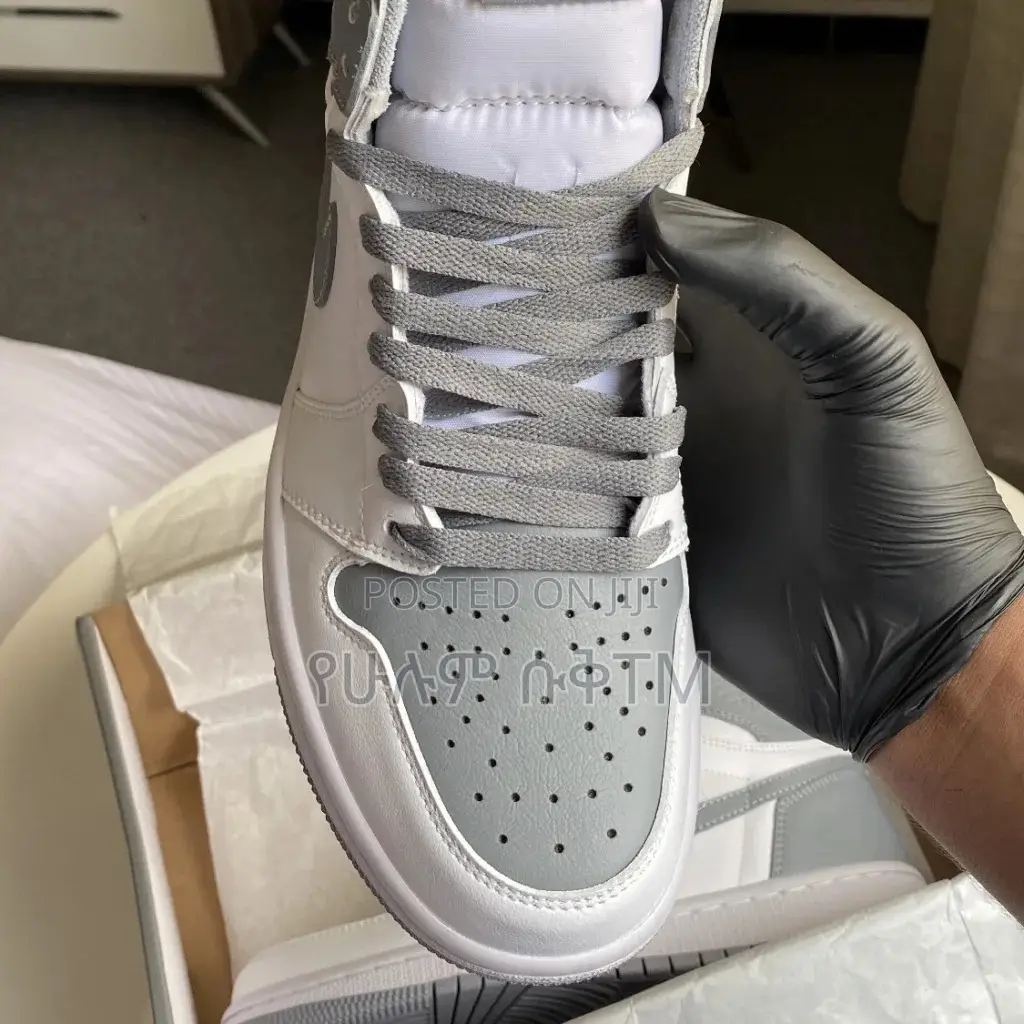 Original Air Jordan 1 High Og ‘Atmosphere’ Shoes