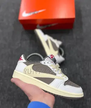 Photo - Womens Air Jordan 1 Low X Travis Scott’ Reverse Mocha’ Shoes