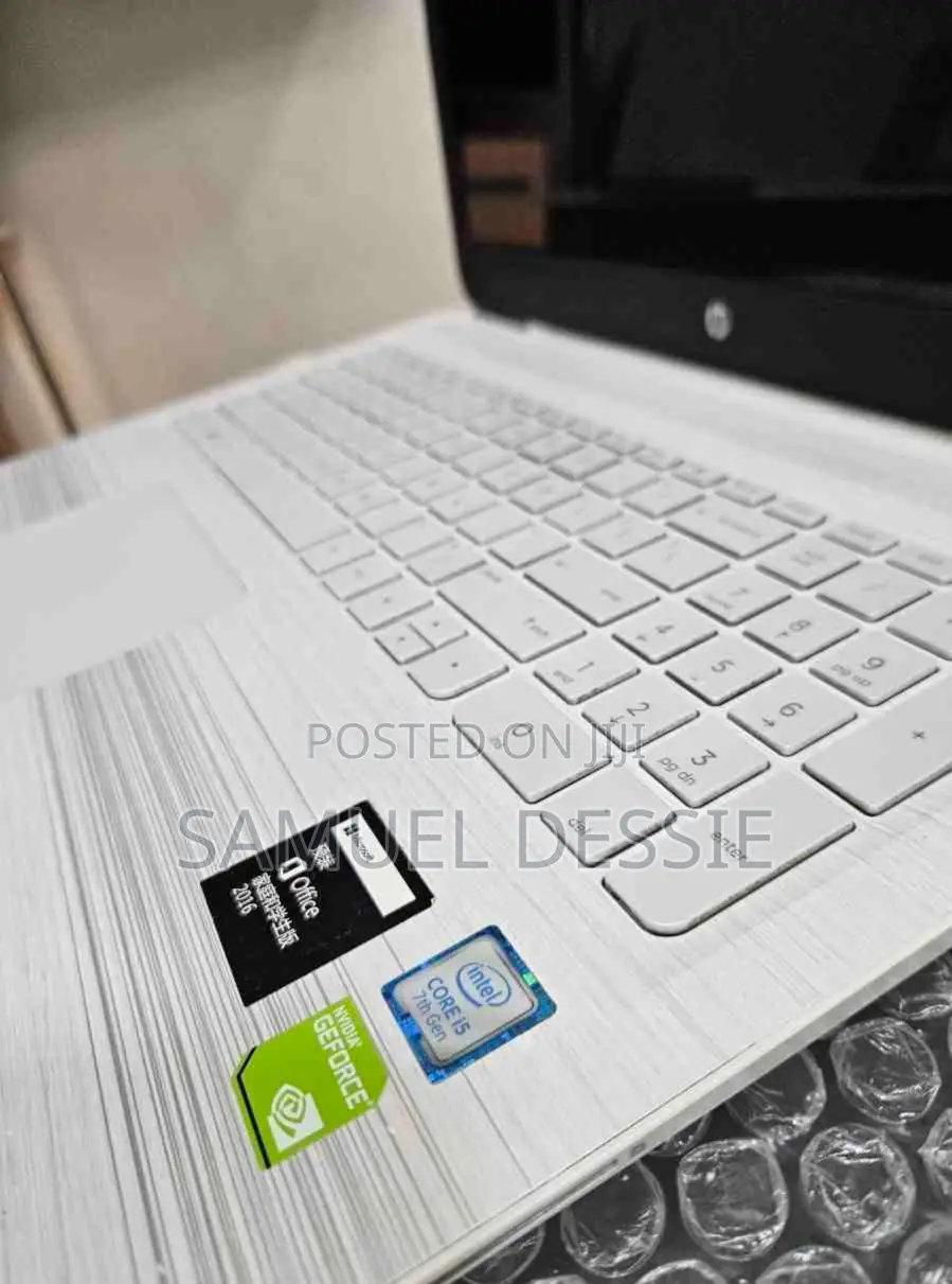 New Laptop HP Pavilion 15 8GB Intel Core I5 HDD 1T
