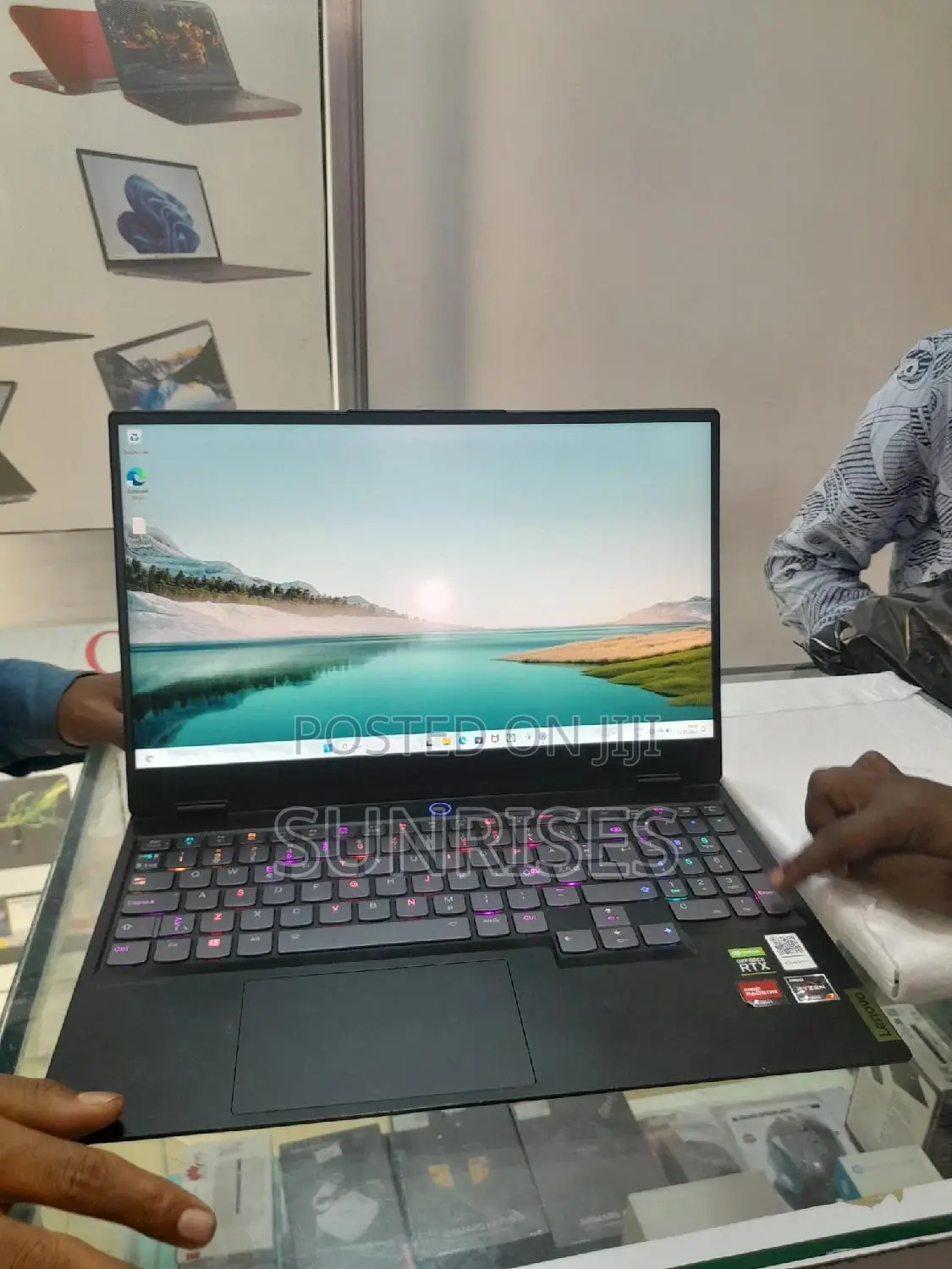 New Laptop Lenovo Legion 5 16GB AMD Ryzen 7 SSD 512GB