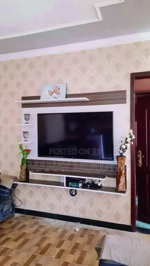 Photo - Tv Standing