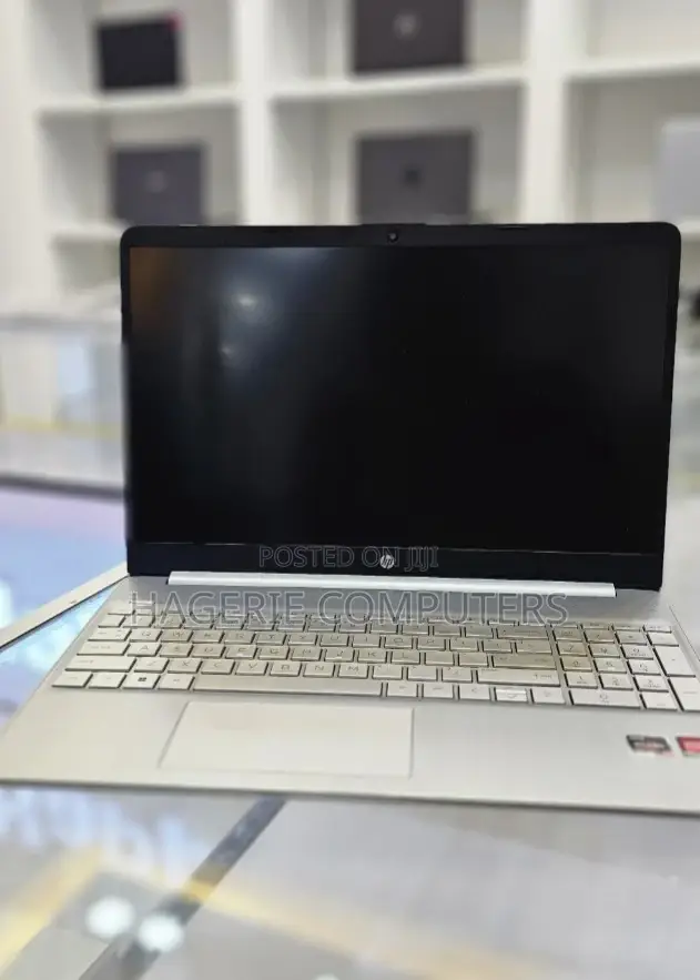 Laptop HP Pavilion 15-Eh0050wm 8GB AMD Ryzen 5 SSD 512GB