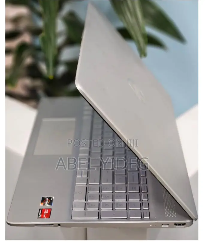 New Laptop HP Stream Notebook 8GB AMD Ryzen 3 SSD 512GB