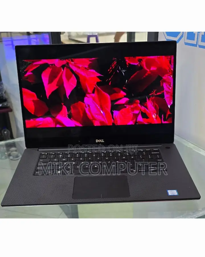 New Laptop Dell XPS 15 16GB Intel Core I9 SSD 512GB
