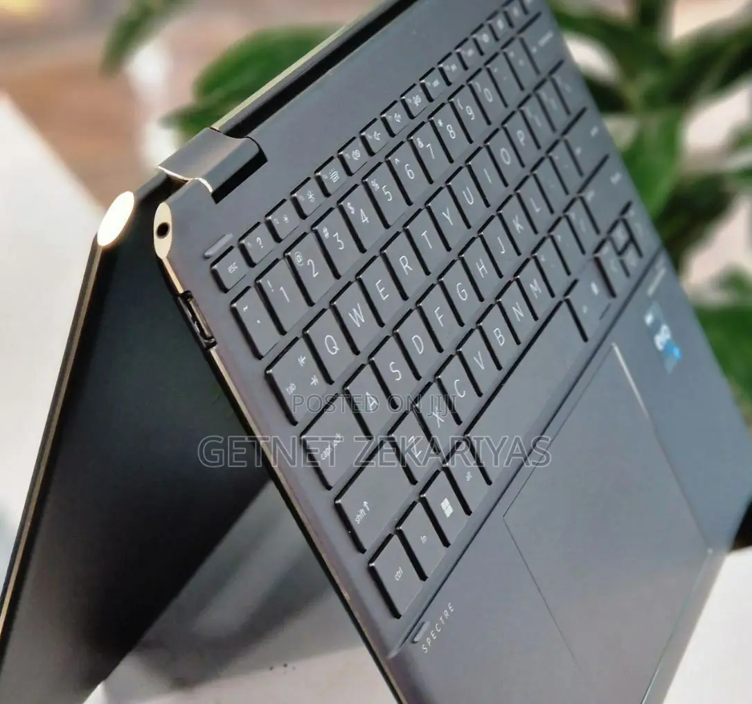 New Laptop HP Spectre 16GB Intel Core I7 SSD 1T