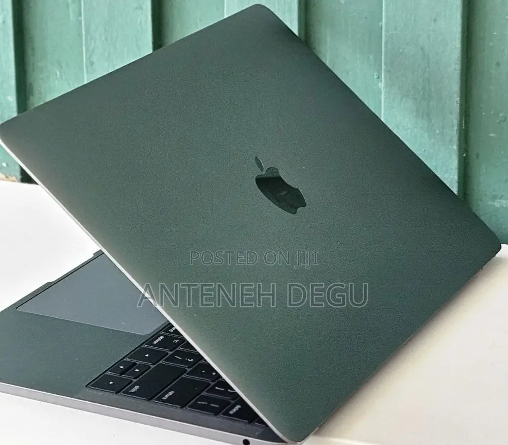 New Laptop Apple MacBook 8GB Intel Core I5 SSD 256GB