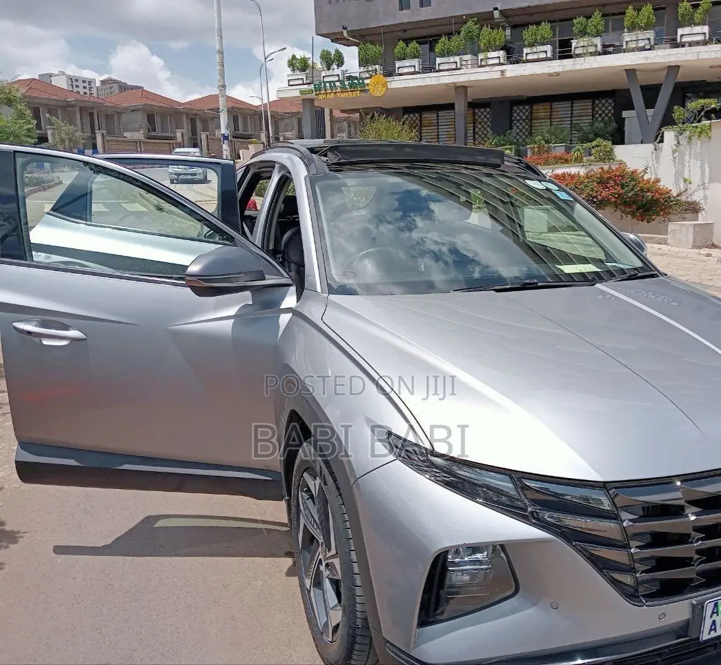 Hyundai Tucson 2022 Silver