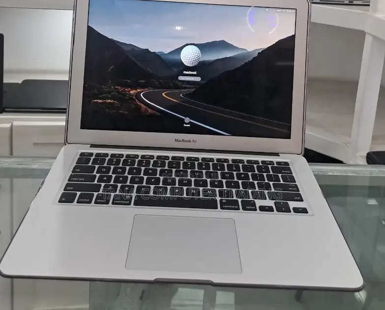 New Laptop Apple MacBook Air 2015 8GB Intel Core I5 SSD 128GB