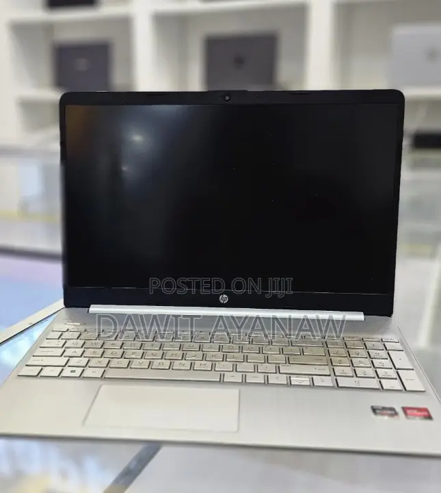 New Laptop HP 8GB AMD Ryzen 5 SSD 512GB